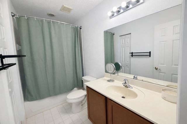 3084 N Evergreen Circle, Boynton Beach, FL 33426