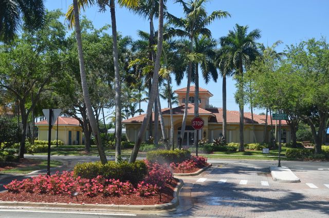 3084 N Evergreen Circle, Boynton Beach, FL 33426