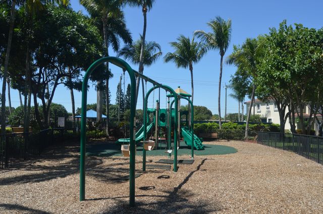 3084 N Evergreen Circle, Boynton Beach, FL 33426