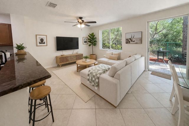 3084 N Evergreen Circle, Boynton Beach, FL 33426