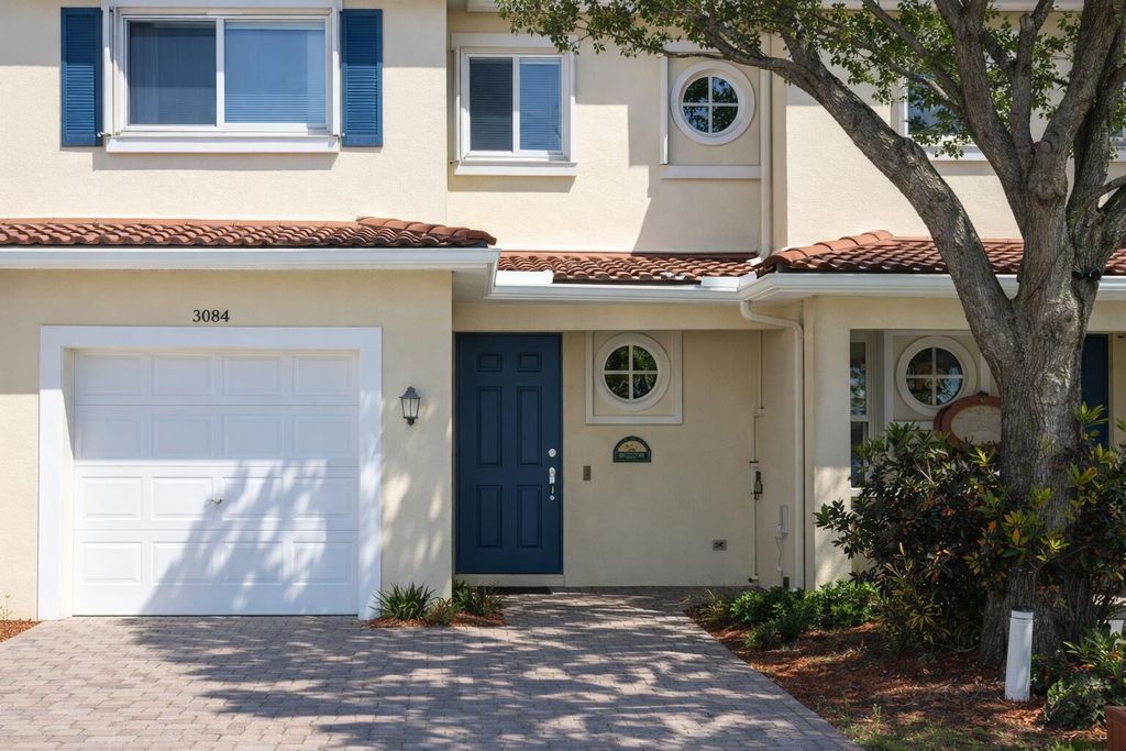 3084 N Evergreen Circle, Boynton Beach, FL 33426