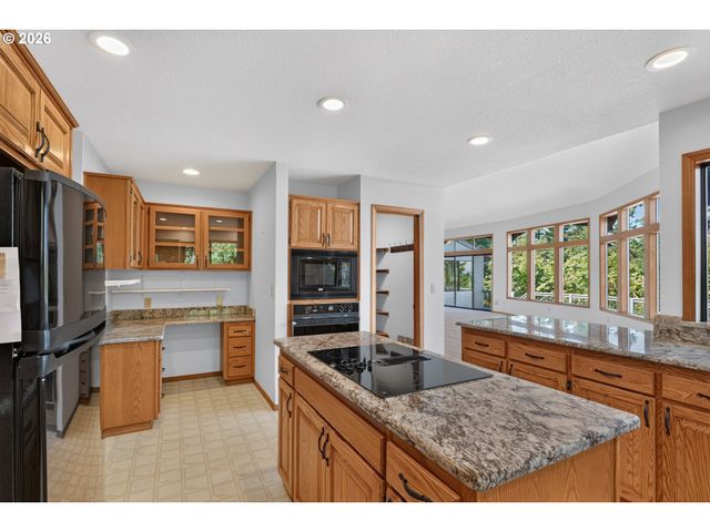 2846 CARRIAGE Way, West Linn, OR 97068