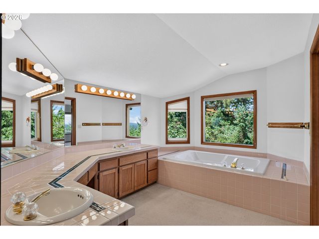 2846 CARRIAGE Way, West Linn, OR 97068
