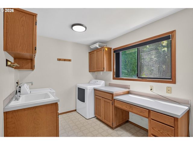 2846 CARRIAGE Way, West Linn, OR 97068