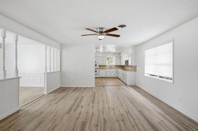903 S Dula Street, Alvin, TX 77511