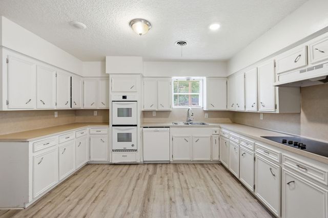 903 S Dula Street, Alvin, TX 77511