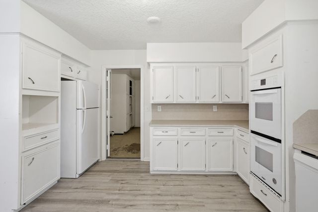 903 S Dula Street, Alvin, TX 77511