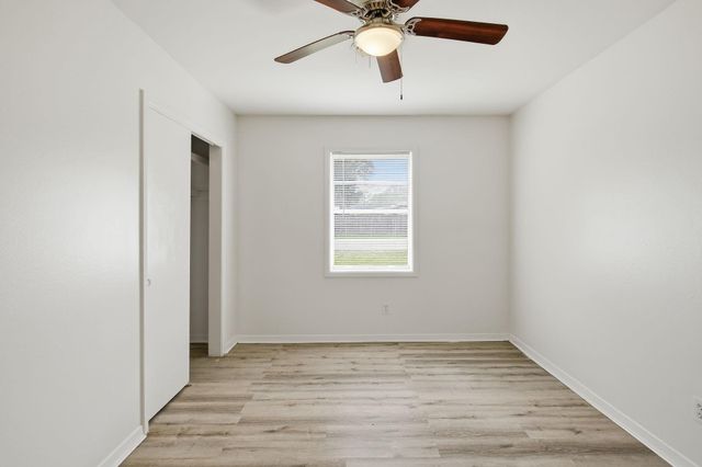 903 S Dula Street, Alvin, TX 77511