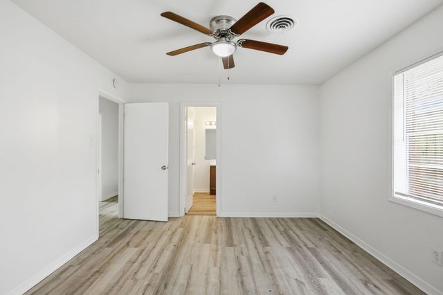 903 S Dula Street, Alvin, TX 77511