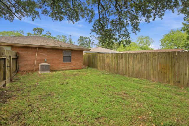 903 S Dula Street, Alvin, TX 77511