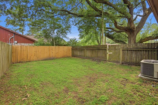 903 S Dula Street, Alvin, TX 77511