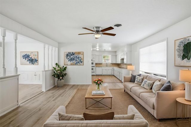903 S Dula Street, Alvin, TX 77511