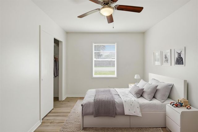 903 S Dula Street, Alvin, TX 77511