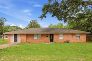 903 S Dula Street, Alvin, TX 77511