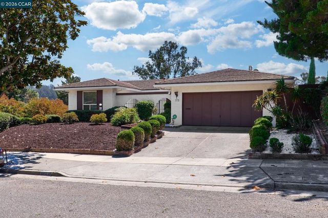 8197 Coach Dr, Oakland, CA 94605