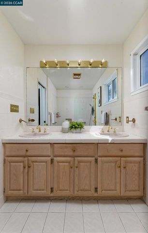 8197 Coach Dr, Oakland, CA 94605