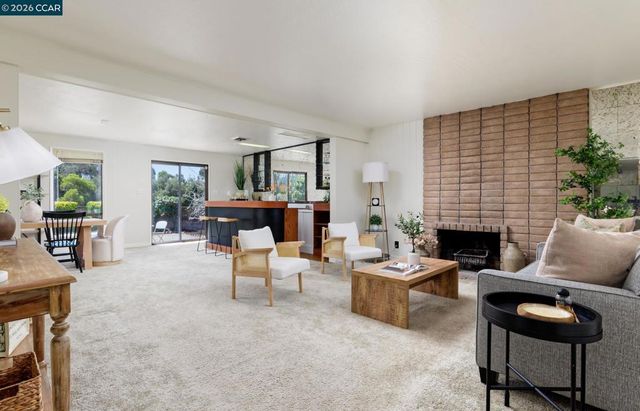 8197 Coach Dr, Oakland, CA 94605
