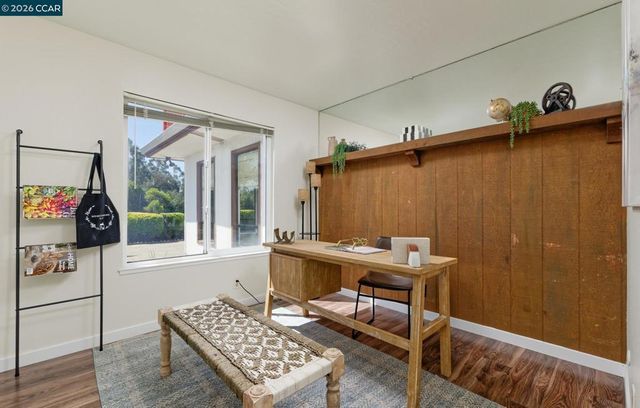 8197 Coach Dr, Oakland, CA 94605