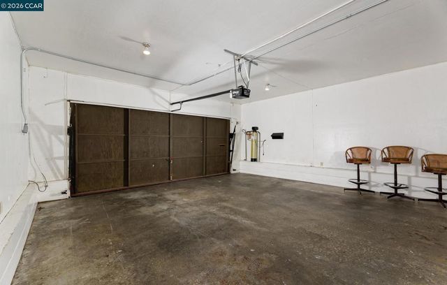 8197 Coach Dr, Oakland, CA 94605