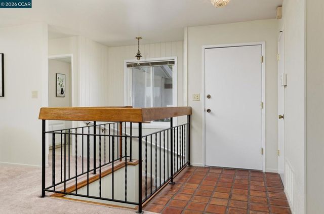 8197 Coach Dr, Oakland, CA 94605