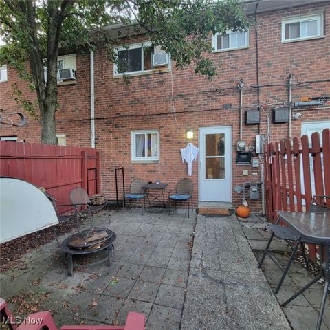 5977 Glenway Drive B, Brook Park, OH 44142