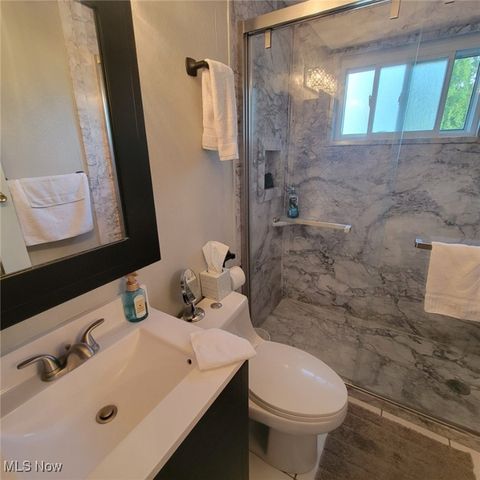 5977 Glenway Drive B, Brook Park, OH 44142