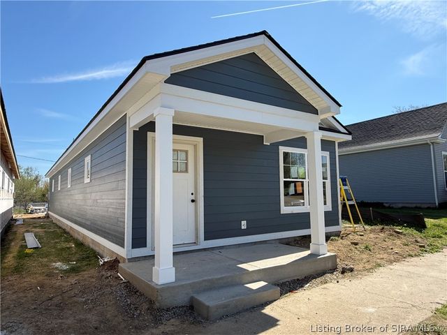 422 W 7th St, New Albany, IN 47150