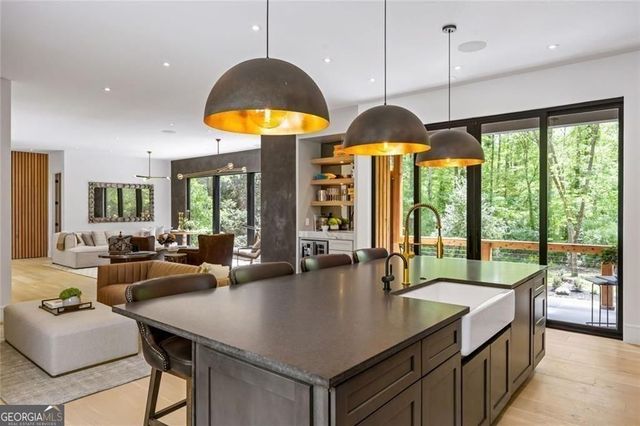 17 Interlochen Drive Drive NE, Atlanta, GA 30342