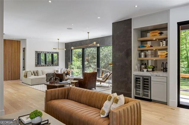 17 Interlochen Drive Drive NE, Atlanta, GA 30342