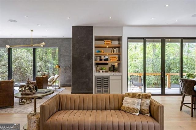 17 Interlochen Drive Drive NE, Atlanta, GA 30342