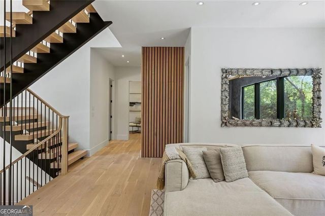 17 Interlochen Drive Drive NE, Atlanta, GA 30342