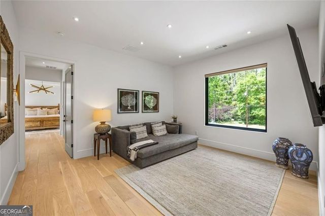 17 Interlochen Drive Drive NE, Atlanta, GA 30342