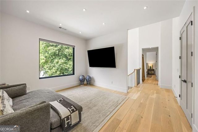 17 Interlochen Drive Drive NE, Atlanta, GA 30342