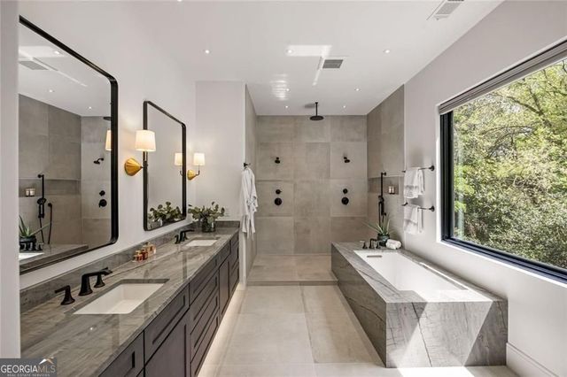 17 Interlochen Drive Drive NE, Atlanta, GA 30342