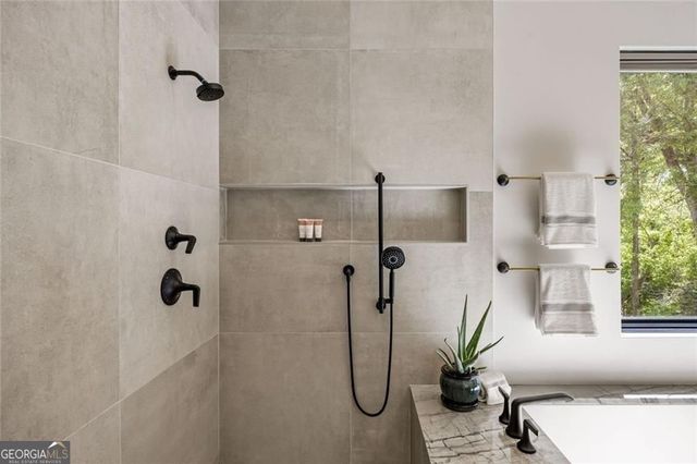 17 Interlochen Drive Drive NE, Atlanta, GA 30342