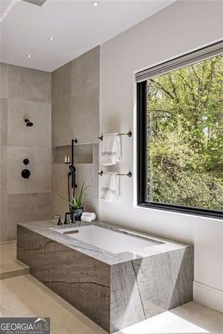 17 Interlochen Drive Drive NE, Atlanta, GA 30342