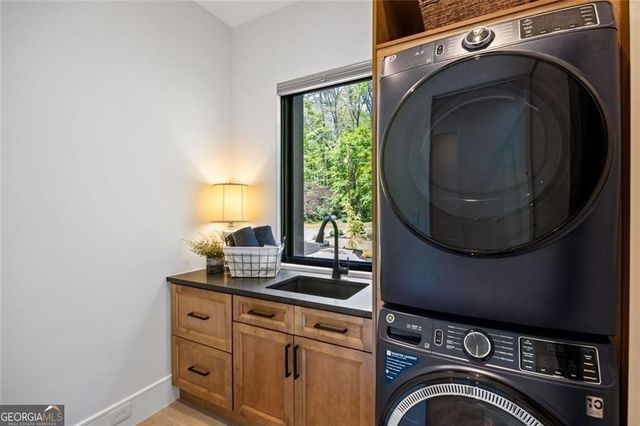 17 Interlochen Drive Drive NE, Atlanta, GA 30342