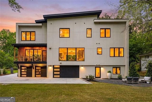 17 Interlochen Drive Drive NE, Atlanta, GA 30342