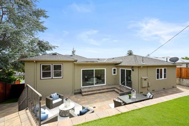 124 Vine Street, San Carlos, CA 94070