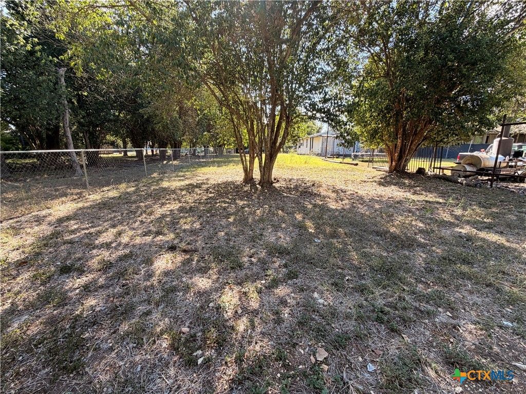 Image 4 of property listing at 812 Gravel Street, San Marcos, TX 78666