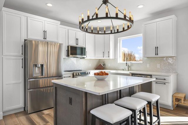 1129 Kamperschroer Way, Sun Prairie, WI 53590