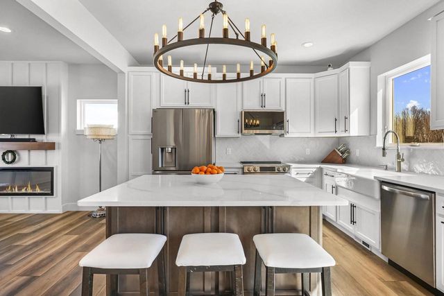 1129 Kamperschroer Way, Sun Prairie, WI 53590