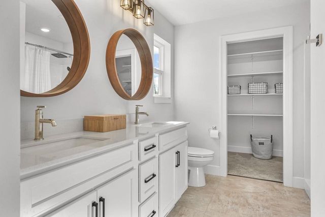 1129 Kamperschroer Way, Sun Prairie, WI 53590