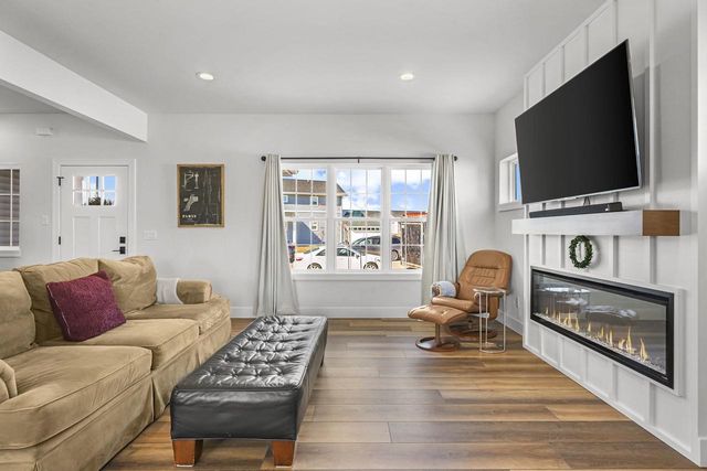 1129 Kamperschroer Way, Sun Prairie, WI 53590