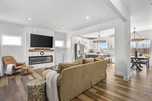 1129 Kamperschroer Way, Sun Prairie, WI 53590