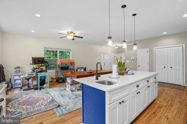 11337 RUSSELL RD, Hillsboro, VA 20132