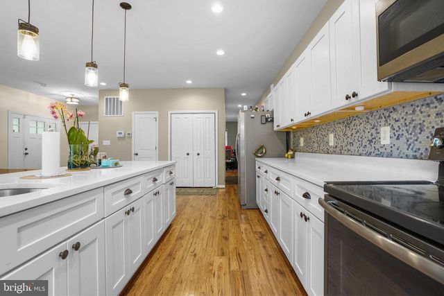 11337 RUSSELL RD, Hillsboro, VA 20132