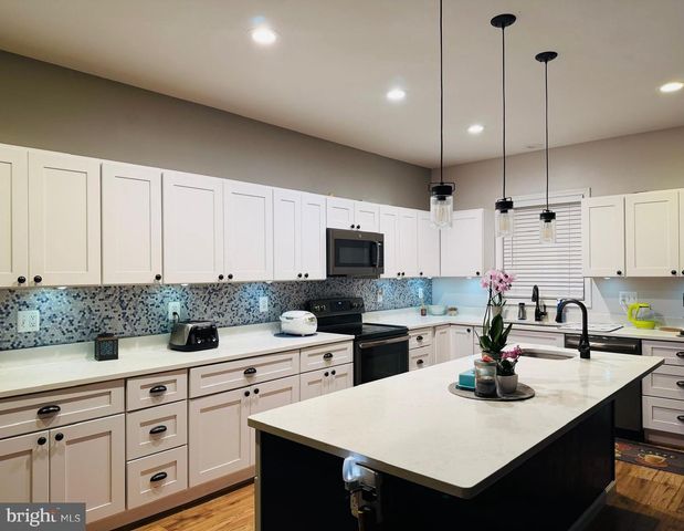 11337 RUSSELL RD, Hillsboro, VA 20132