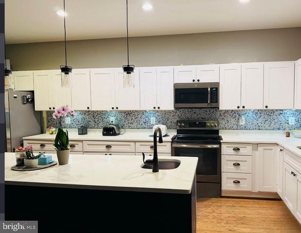 11337 RUSSELL RD, Hillsboro, VA 20132