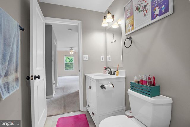 11337 RUSSELL RD, Hillsboro, VA 20132
